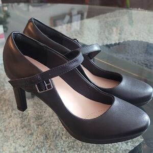 Clarks Black Mary Jane Heels